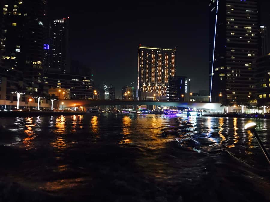 2-Hrs Private Romantic Sunset Cruise with Sushi and Drinks - The captain matters more than you think