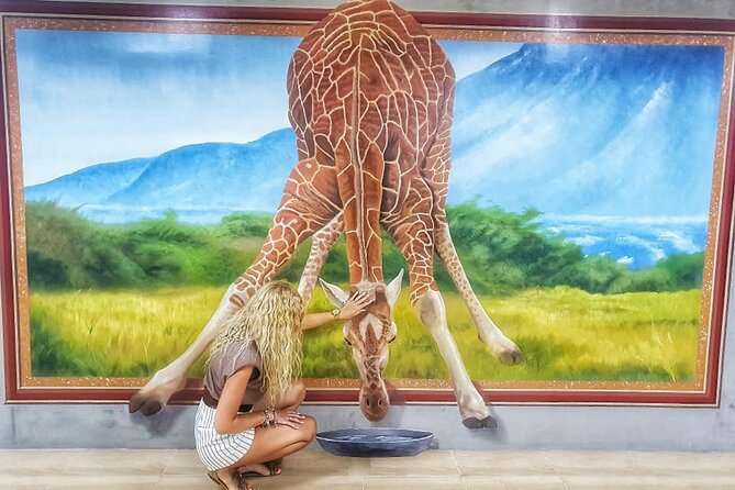 3D WORLD SELFIE MUSEUM Dubai - Big photo moments: croc jaws, waterfall walk, bubbles, and more