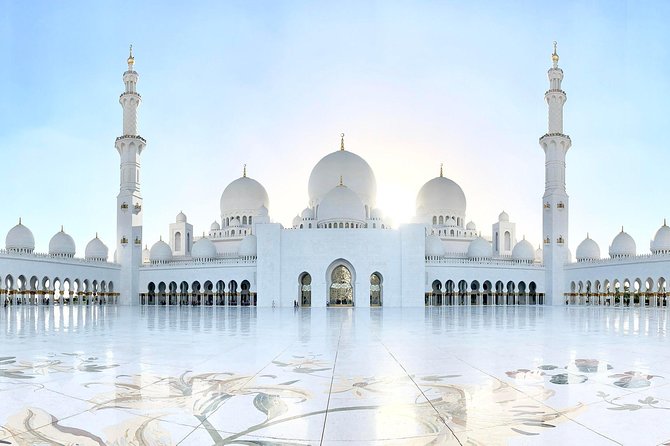 Abu Dhabi City Tour, Emirates Palace, Grand Mosque, Louvre Museum - Emirates Palace and Etihad Towers: Photo Stops With Real Backdrop Power