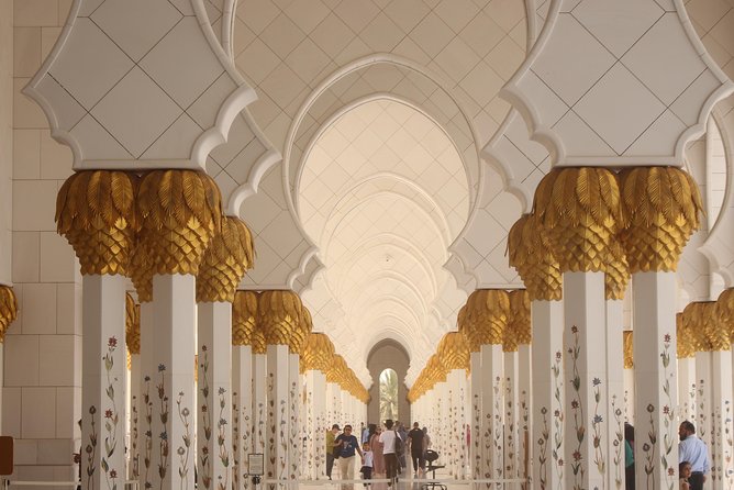 Abu Dhabi City Tour from Dubai - Full-Day Tour - Price and logistics: how this tour buys you time