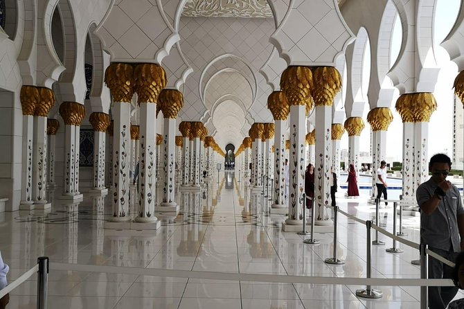 Abu Dhabi City Tour (Grand Mosque & Qasr Al Watan) - Price and value: why $75 can make sense here