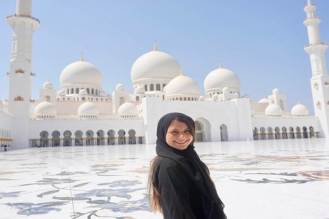 Abu Dhabi City Tour Half Day - Stop 1: Sheikh Zayed Grand Mosque Center in 90 minutes
