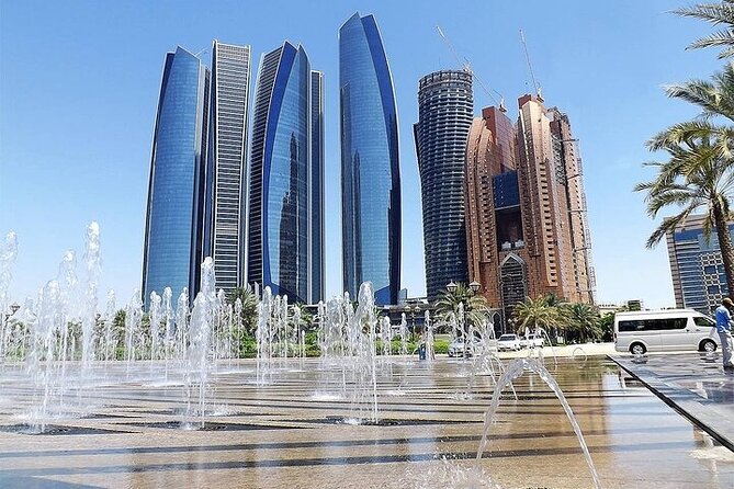 Abu Dhabi City Tour in a 4x4 Shared Vehicle - Dates and Central Market: souvenirs with a mission