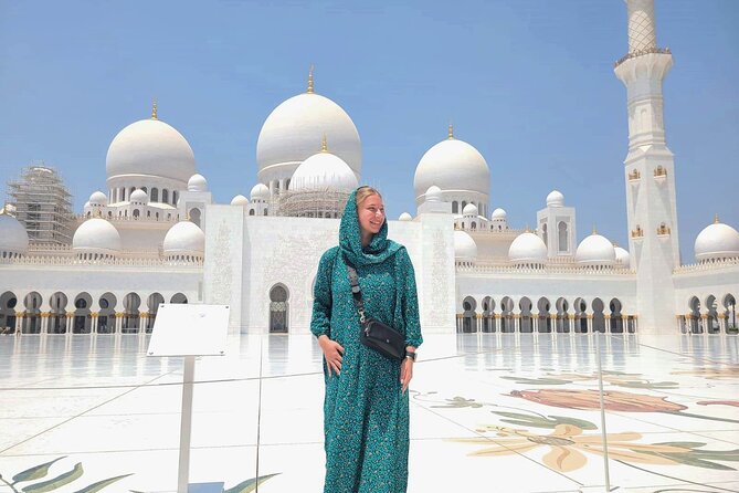 Abu Dhabi City Tour of Grand Mosque, Palace, Louvre, and Ferrari - Why this Abu Dhabi mix works better than piecing it together