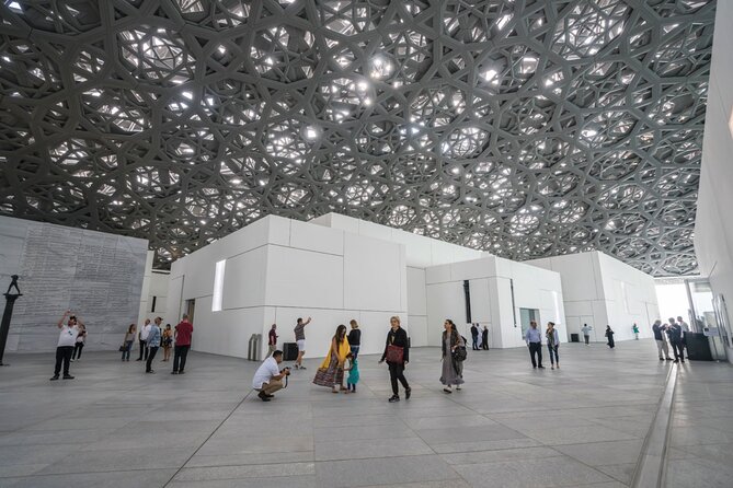 Abu Dhabi city tour with Entry ticket to Louvre Museum from Abu Dhabi - Emirates Palace photo stop: what you get in 5 minutes
