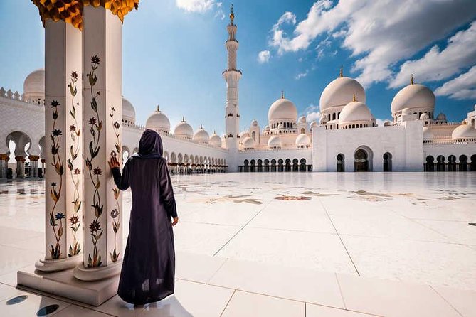 Abu Dhabi Guided City Tour With Ferrari World Tickets From Dubai - Capital Gate and the Presidential Palace Area: Fast, But Worth It
