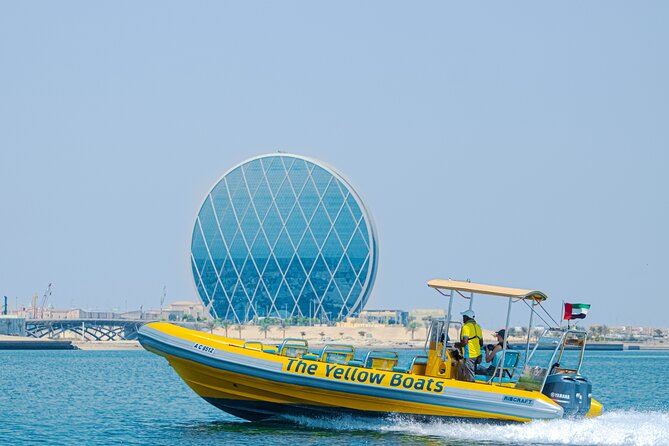 Abu Dhabi Guided Sightseeing Boat Tours - Guides and onboard style: what the best crew adds