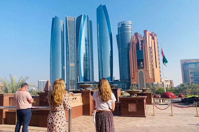 Abu Dhabi Half Day City Tour Sharing Experience - Stop 4: Abu Dhabi Dates Market, A Practical Souvenir Stop