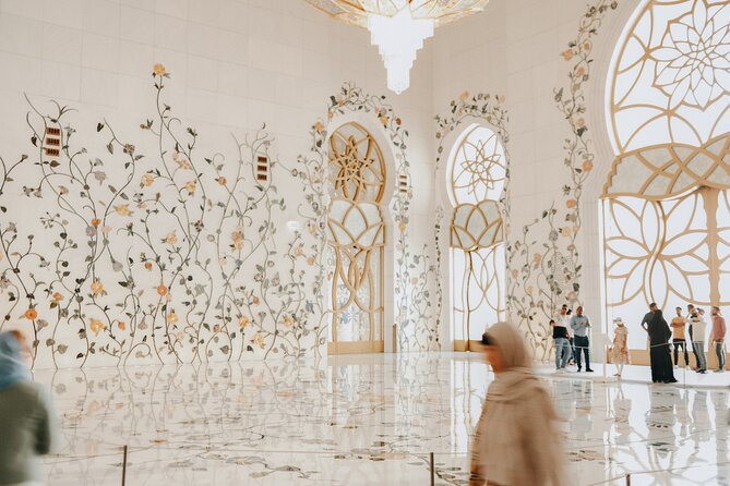 Abu Dhabi Sheikh Zayed Grand Mosque Private Tour - Inside the mosque: how to get the most from entry and guided interpretation