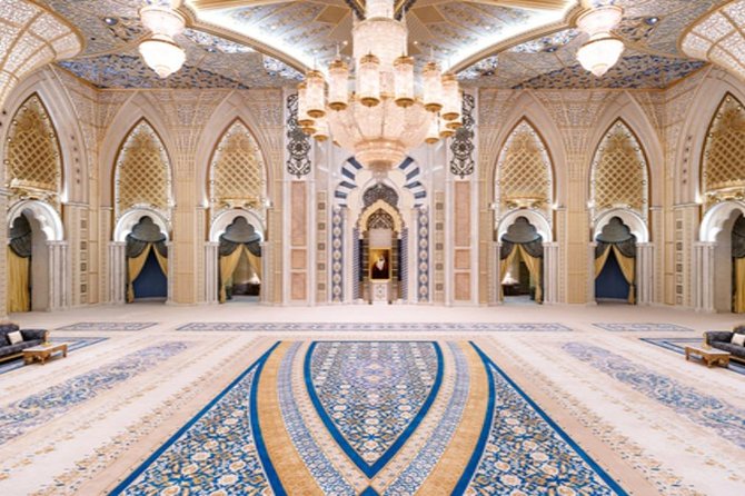 Abu Dhabi Sheikh zayed Mosque with Lunch, Louvre & Qasr Al Watan Palace - Guide impact: why “quiet and informative” matters