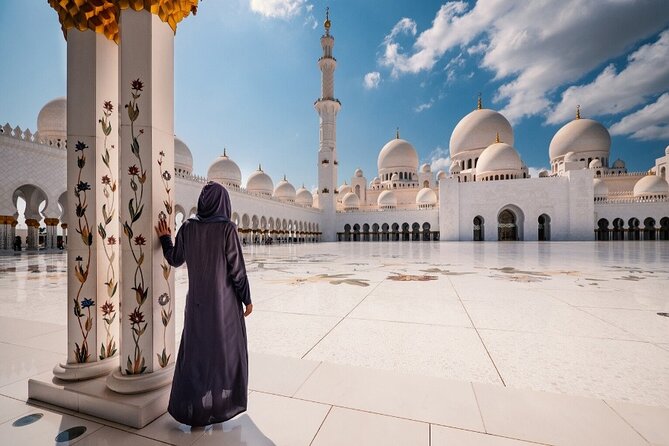Abu Dhabi Sightseeing Tour in Private Vehicle - Sheikh Zayed Grand Mosque Center: the scale hits immediately