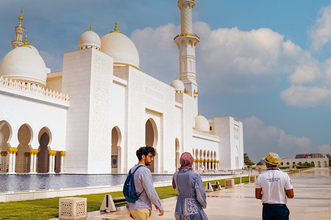 Abu Dhabi Sightseeing Tour: Sheikh Zayed Mosque, Heritage Village & Dates Market - Hotel pickup, 8:30 am start, and a comfortable ride