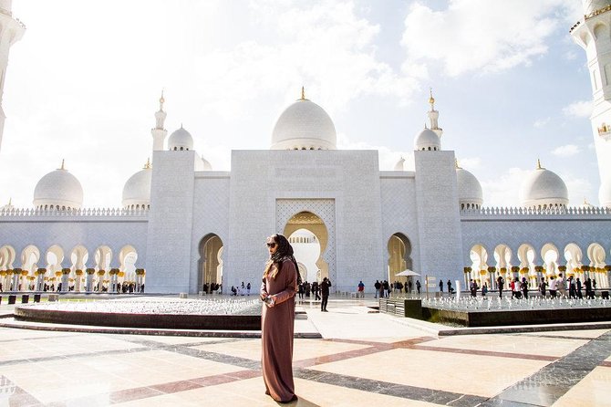 Abu Dhabi Tour with Louvre Museum Tickets - Yas Island Photo Stops: Ferrari World and Yas Waterworld