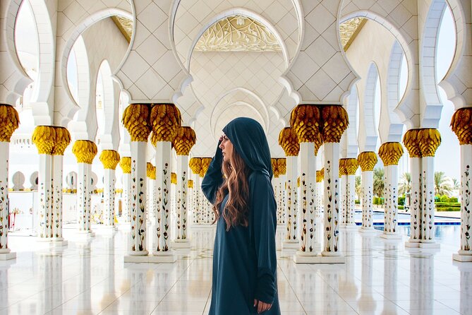 Afternoon City Tour With Qasr Al Watan And Sheikh Zayed Mosque - Stop 2: Sheikh Zayed Grand Mosque, guided access and real-world crowding