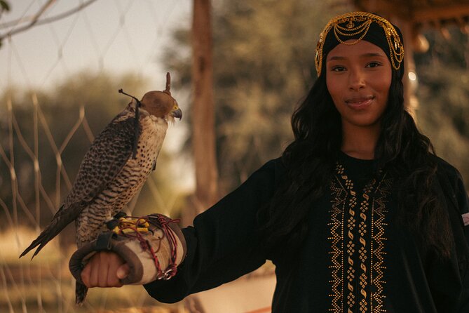 Al Marmoom Oasis Luxury Tent with Bedouin Dinner - Food and drinks: what’s included, and what to plan for
