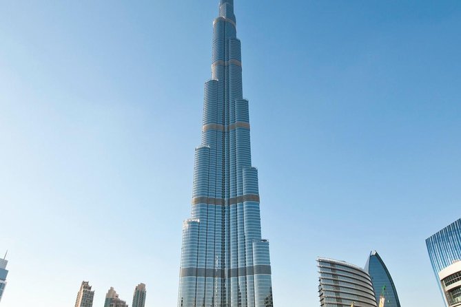 Burj Khalifa: At The Top (Levels 124 and 125) Admission Ticket - Indoor Observation Tower: Glass Walls, Clean Framing, and Crowd Flow