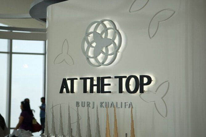 Burj Khalifa Ticket with The Cafe Treat - The one-hour rhythm: from multimedia intro to sky-level spotting
