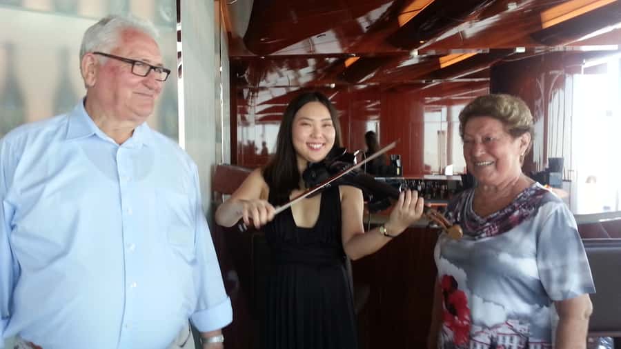 Burj Khalifa VIP Lunch – Michelin Dining & Porsche Transfer - The meal schedule: photo stop, dessert, champagne tasting, lunch