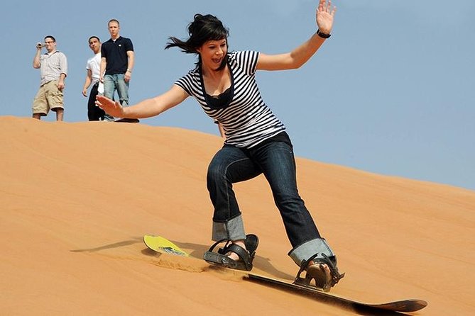 Combo Tour - Dubai Desert Safari and Dhow Cruise Dinner - The meals: buffet dinner on sand and buffet dinner on water