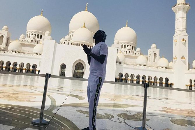DEAL: Sheikh Zayed Grand Mosque and Dubai Red Dunes with BBQ Dinner - What this combo tour really delivers