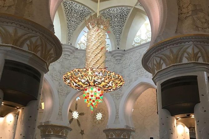 DEAL: Sheikh Zayed Grand Mosque and Dubai Red Dunes with BBQ Dinner - Desert safari in the Red Dunes: dune bashing, sandboarding, and camel time