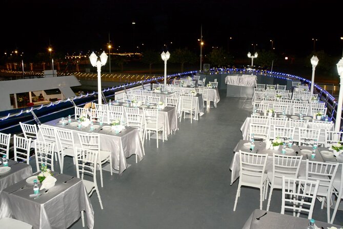 Dhow Cruise with Dinner at Dubai Marina - Live music and performances: when the show happens