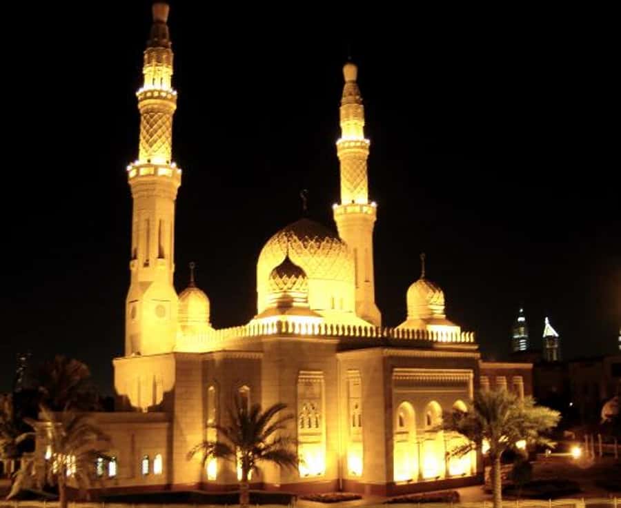Discover Abu Dhabi: A Full-Day Tour with Lunch - Local market visit: dates, nuts, spices, and easy souvenirs