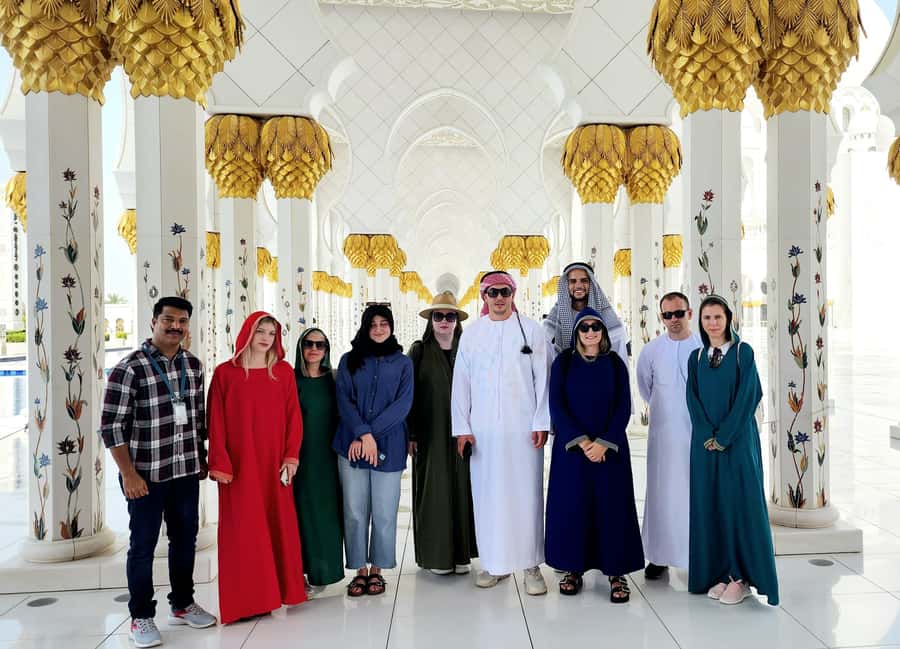 Discover Abu Dhabi: A Full-Day Tour with Lunch - Hotel pickup to Abu Dhabi driving time: how to start calmly