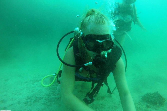 Discover Scuba Diving in Fujirah Dibba - Stop 1 at Fairmont Fujairah: equipment fit and first instructions