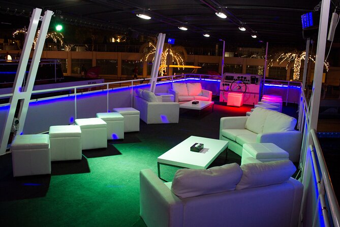Dubai: 1-Hour Ain Boat Cruise - Seating, Music, Drinks, and Snacks: Simple, Not Fancy