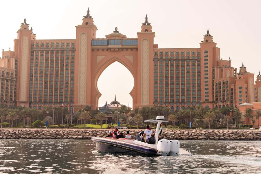 Dubai: 100-Min Speed Boat Tour, Atlantis & Burj Al Arab View - Tips for photos and staying comfortable during a fast ride