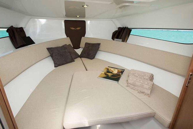 Dubai 1h Sea escape: little get away! - Why this 1-hour private yacht beats a big sightseeing boat