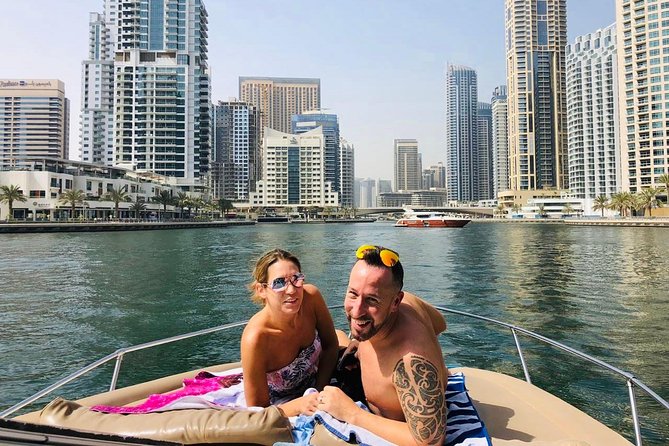 Dubai 1h Sea escape: little get away! - What you get onboard: juice, bottled water, non-alcoholic drinks, and Wi-Fi