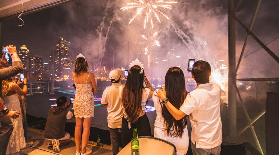 Dubai: 1hr Topgolf Game - Finding the right timing around bay availability