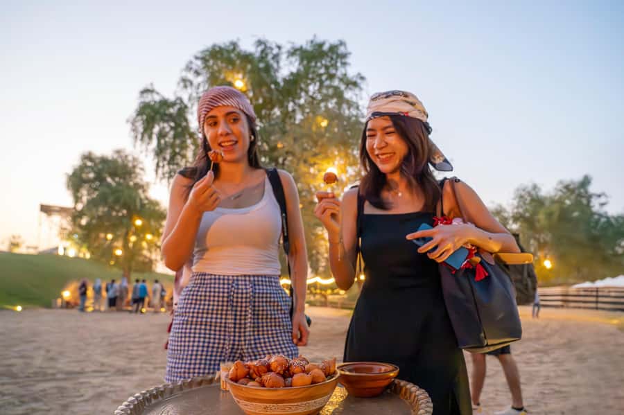 Dubai: Al Marmoom Oasis Camp Experience with Bedouin Dinner - Ouzi lamb dinner and BBQ buffet: what’s on the table