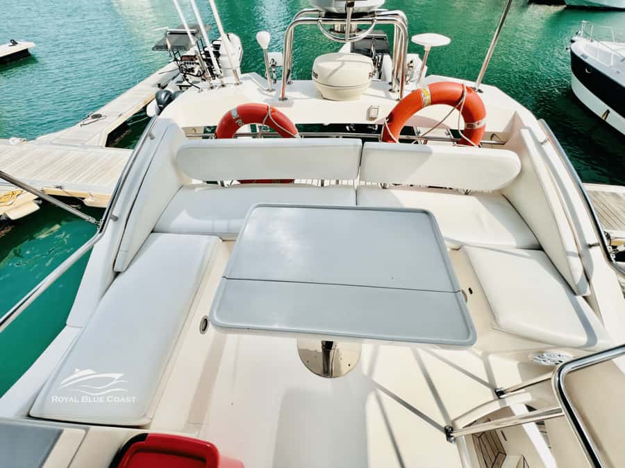 Dubai: Atlantis and Burj Al Arab Cruise on Luxury Yacht - Choosing the right time: sunset cruising vs fireworks 5-hour option