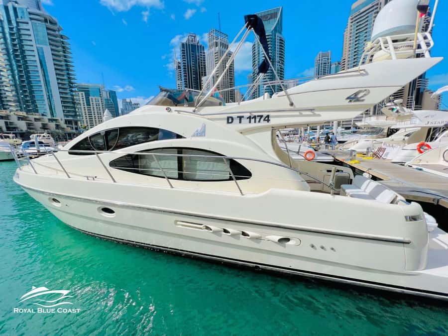 Dubai: Azimut 42 Feet Private Luxury Yacht Cruise - Key highlights