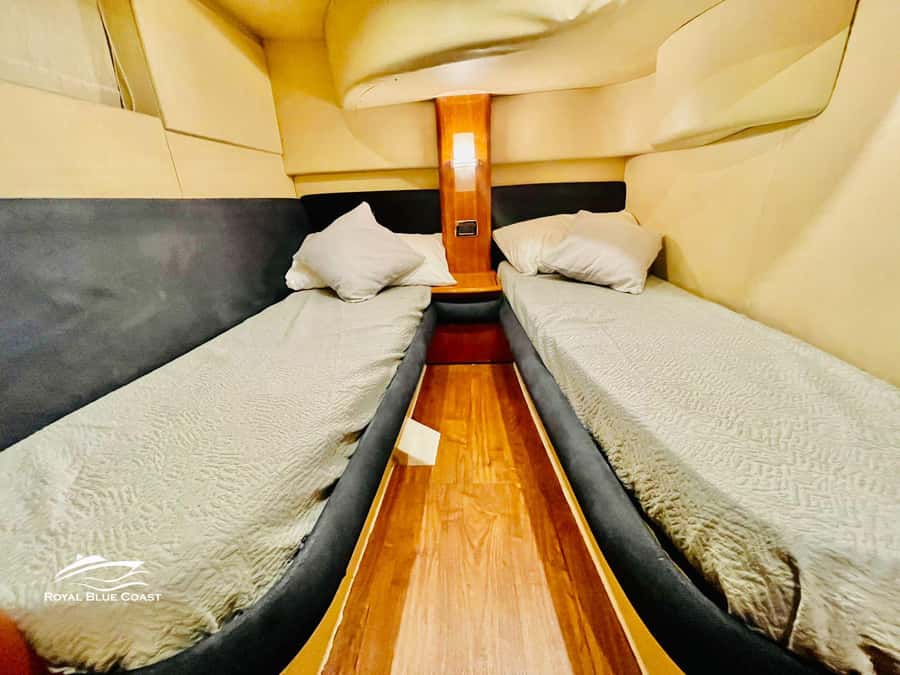 Dubai: Azimut 42 Feet Private Luxury Yacht Cruise - Included perks that make the ride feel smoother