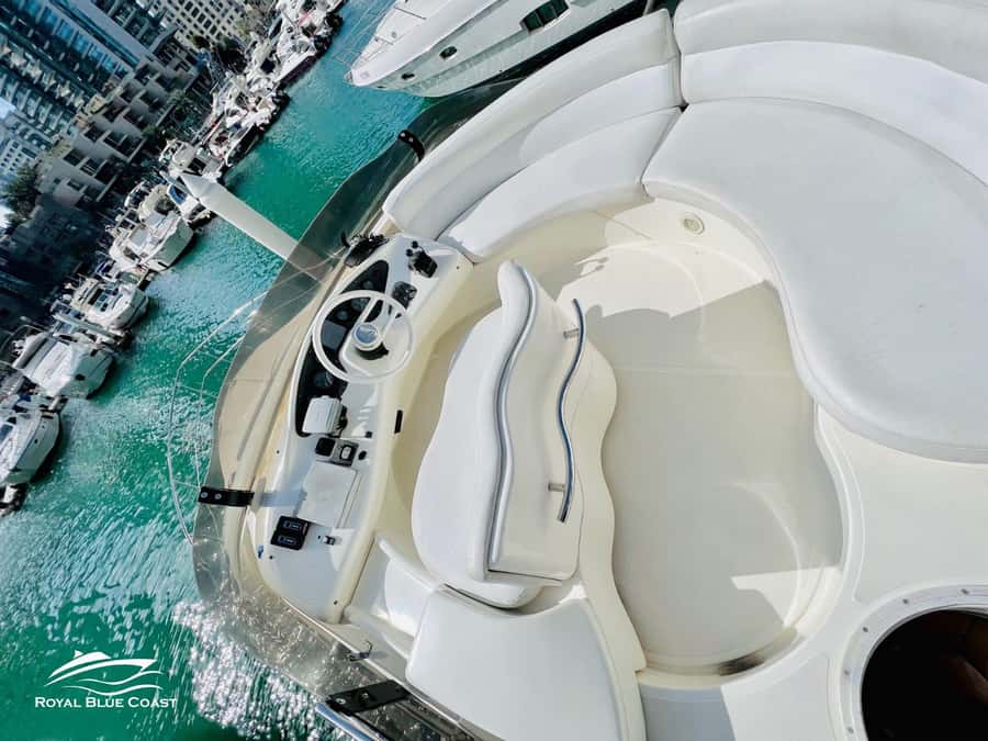Dubai: Azimut 42 Feet Private Luxury Yacht Cruise - Swimming, jetskiing, and using the water safely