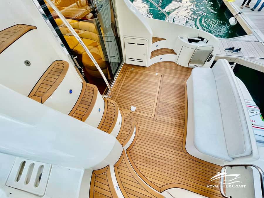 Dubai: Azimut 42 Feet Private Luxury Yacht Cruise - What the crew level feels like once you are on board