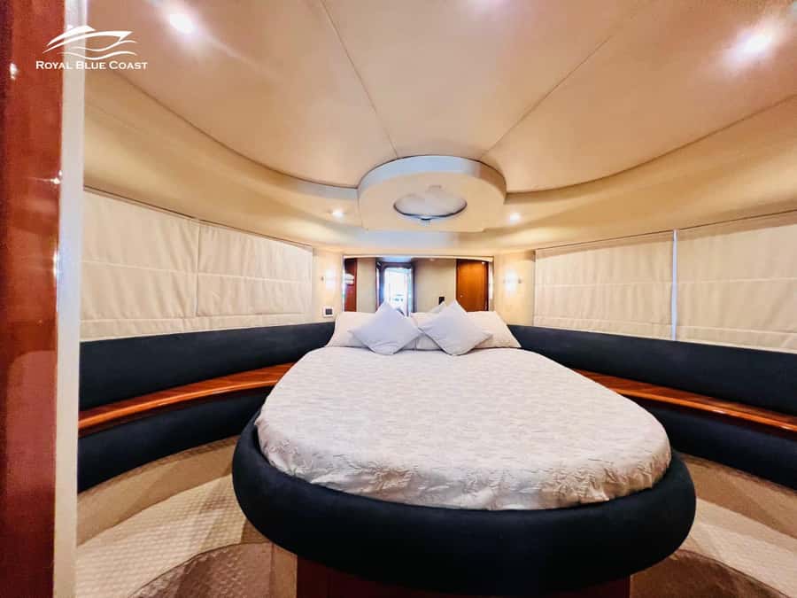 Dubai: Azimut 42 Feet Private Luxury Yacht Cruise - Who this Dubai Marina yacht rental suits best
