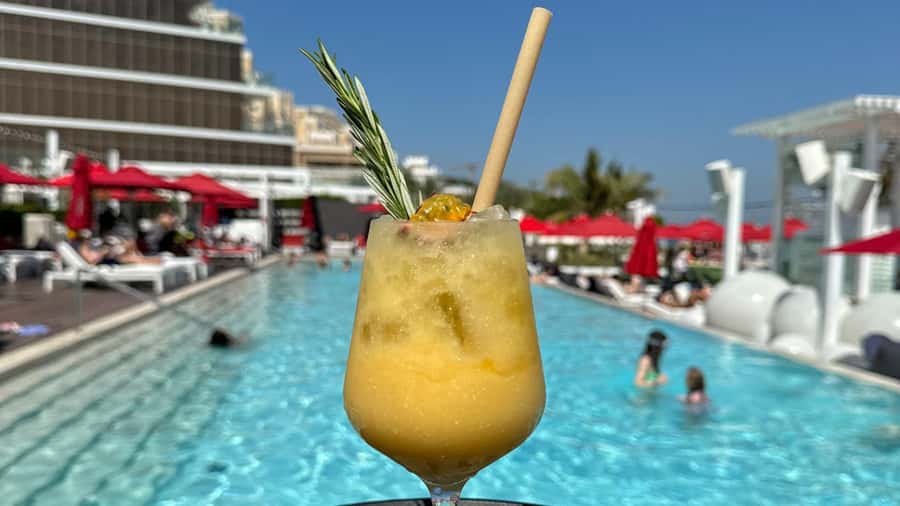 Dubai: Beach Day on the Palm with Skyline Views - Th8 Palm at Fluid Beach Club: A Beach Day Designed for Skyline Watching