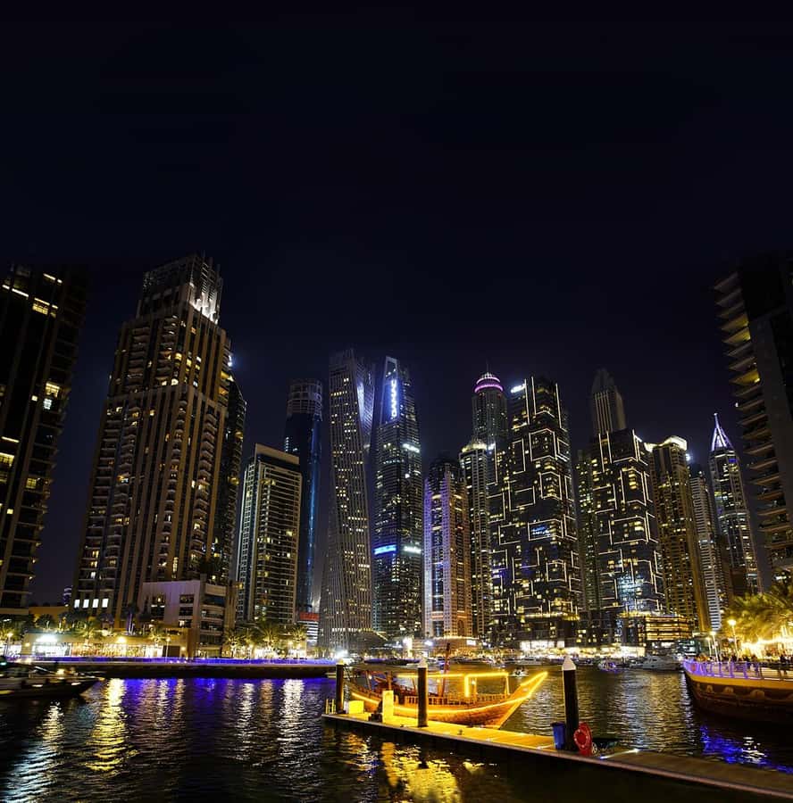 Dubai: Big Bus Panoramic Night Tour & Optional Dinner Cruise - Sheikh Zayed Road and the city grid: Seeing Dubai’s scale