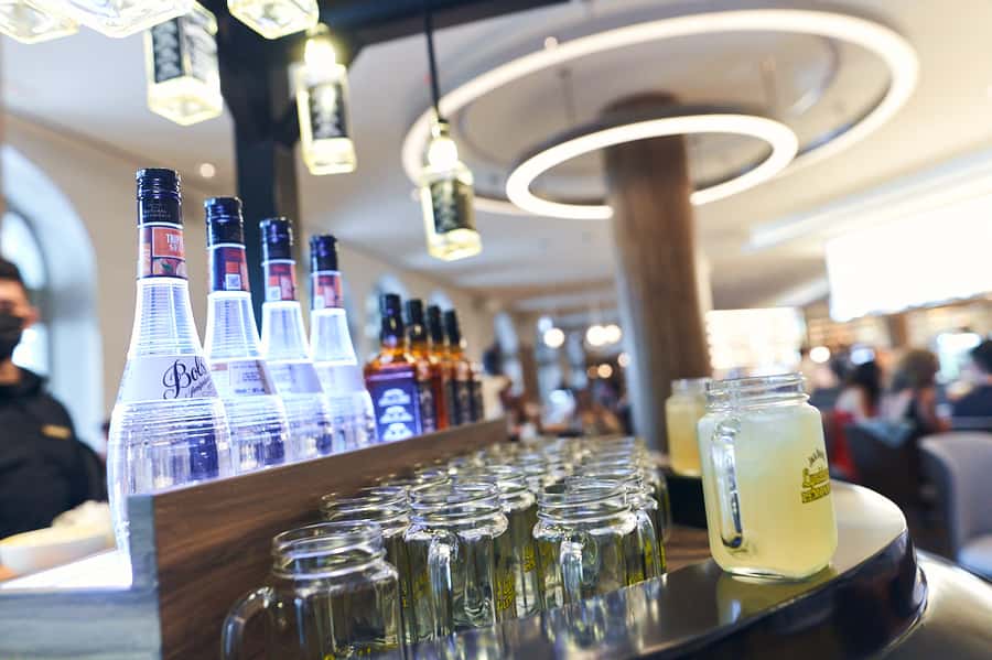 Dubai: Buffet Dinner at Saffron in Atlantis the Palm - Dessert in a buffet setting: what to watch for