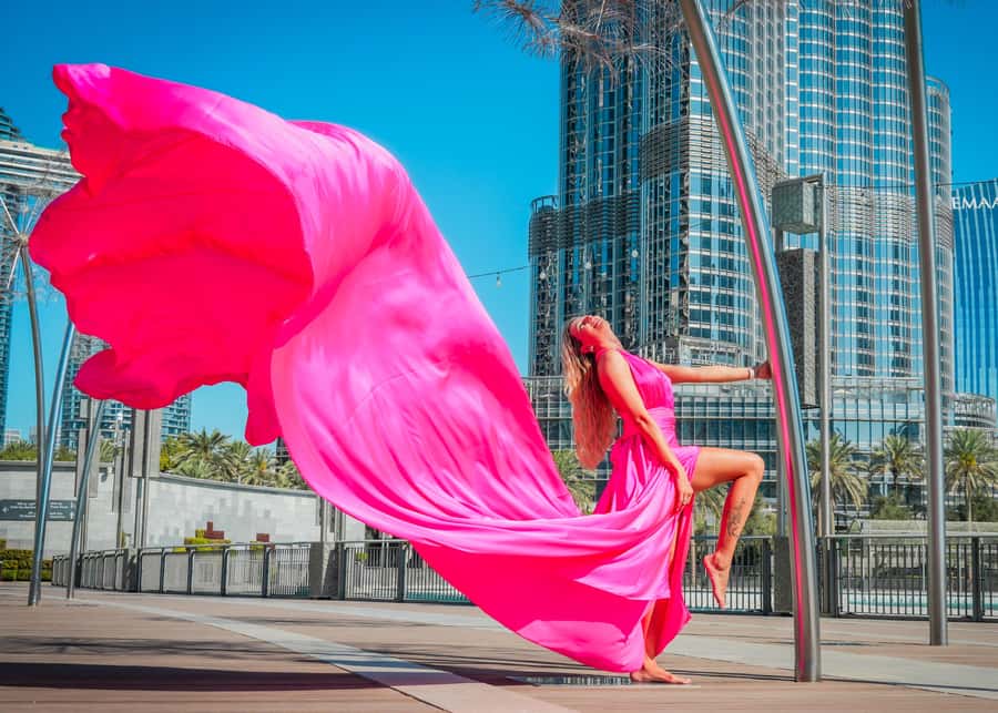 Dubai: Burj Khalifa Flying Dress Videography Shoot - Posing Help You Can Actually Use, Plus Who Might Work With You