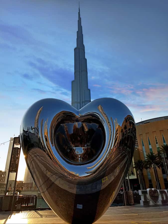 Dubai: City Highlights Tour with Blue Mosque & Street Food - Blue Mosque and Al Farooq Omar Bin Al Khattab Mosque: What to Notice Beyond the Photos