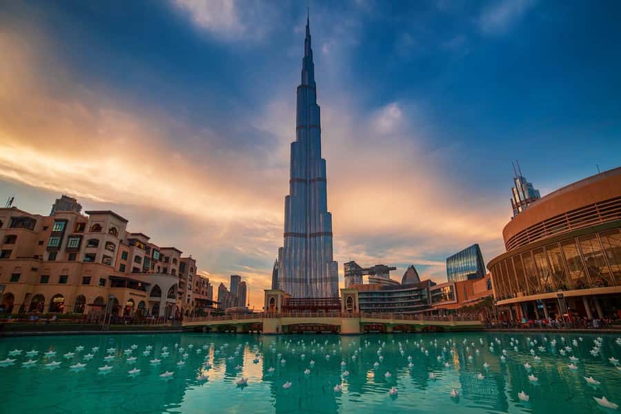 Dubai: City Tour with Professional Guide in Luxury Car - A 5-hour luxury loop that mixes old Dubai with skyline icons