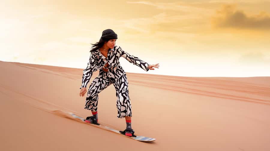 Dubai Desert Adventure: Red Dunes Guided Quad/Polaris & BBQ - BBQ buffet dinner and the live show line-up