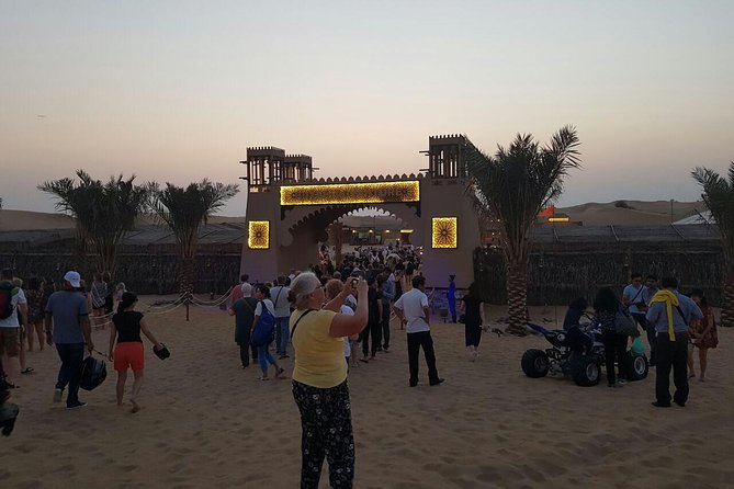 Dubai Desert Safari evening with VIP Treat , BBQ Buffet and Exciting Liveshows - BBQ buffet dinner, veg and non-veg, plus live Tanoura and belly dance