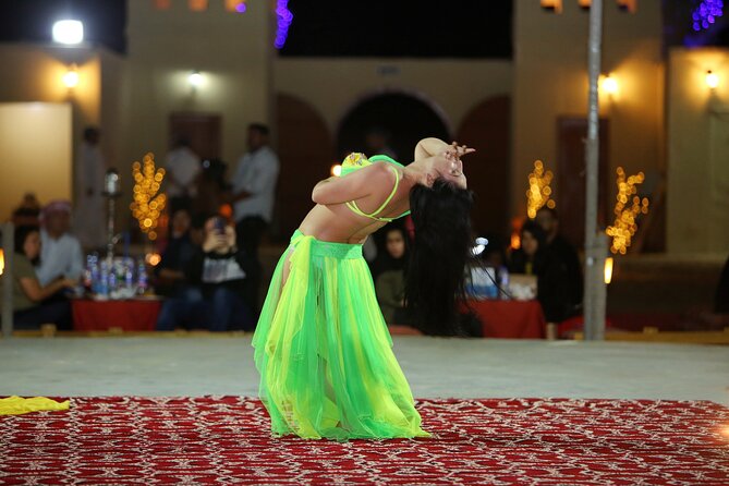 Dubai Desert Safari with Belly Dance, Fire Show and Tanura Show-The Full Package - Dinner and snacks: how the meal is set up in the desert